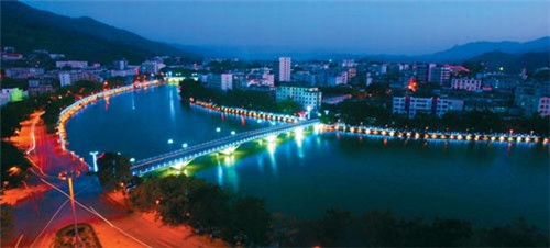 嘉峪关东湖地图全图（离嘉峪关东湖有哪三个湖）